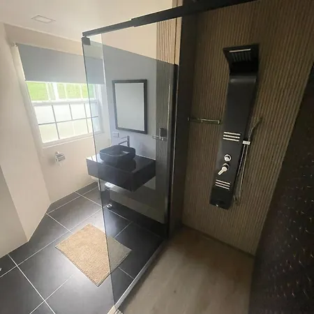 Scarlett Studios 1 - Us Embassy Appt 7 Mins Drive- Lloyd Erskine Sandiford Centre And Ross Uni 5 Mins Drive -Only The 1 Night Package Includes Airport And Embassy Roundtrip Bridgetown Exterior photo