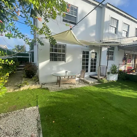 Scarlett Studios 1 - Us Embassy Appt 7 Mins Drive- Lloyd Erskine Sandiford Centre And Ross Uni 5 Mins Drive -Only The 1 Night Package Includes Airport And Embassy Roundtrip Bridgetown Exterior photo