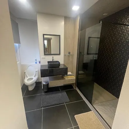 Scarlett Studios 1 - Us Embassy Appt 7 Mins Drive- Lloyd Erskine Sandiford Centre And Ross Uni 5 Mins Drive -Only The 1 Night Package Includes Airport And Embassy Roundtrip Bridgetown Exterior photo